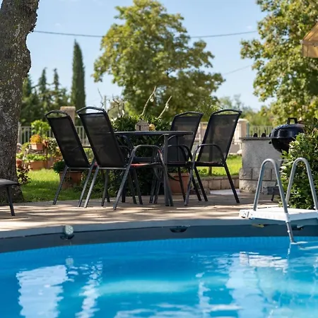 Schoene Neue Mit Privatem Pool * Štokovci