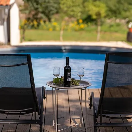 Schoene Neue Mit Privatem Pool *